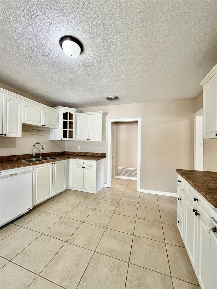 3123 W DOUGLAS STREET, Tampa, FL 33607 3123 W DOUGLAS STREET, Tampa, FL 33607