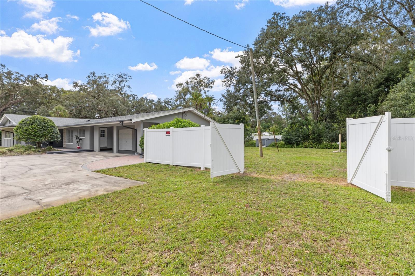 16902 HANNA ROAD, Lutz, FL 33549