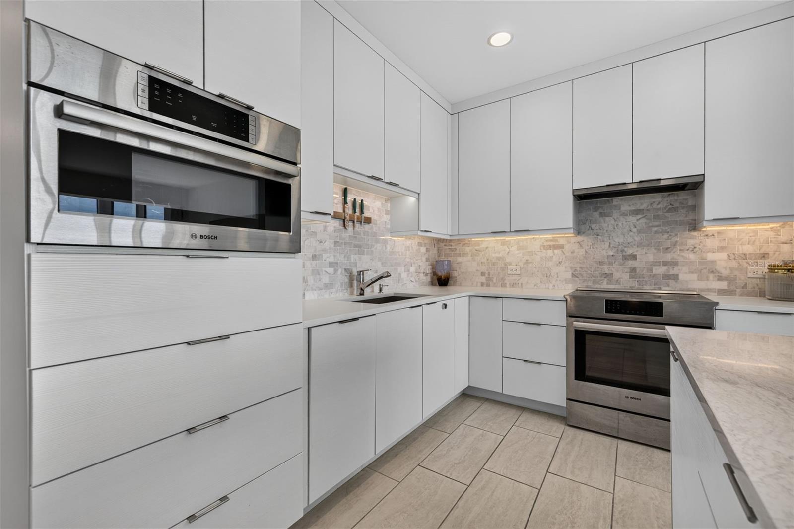 1 BEACH DRIVE SE, #1607, St Petersburg, FL 33701