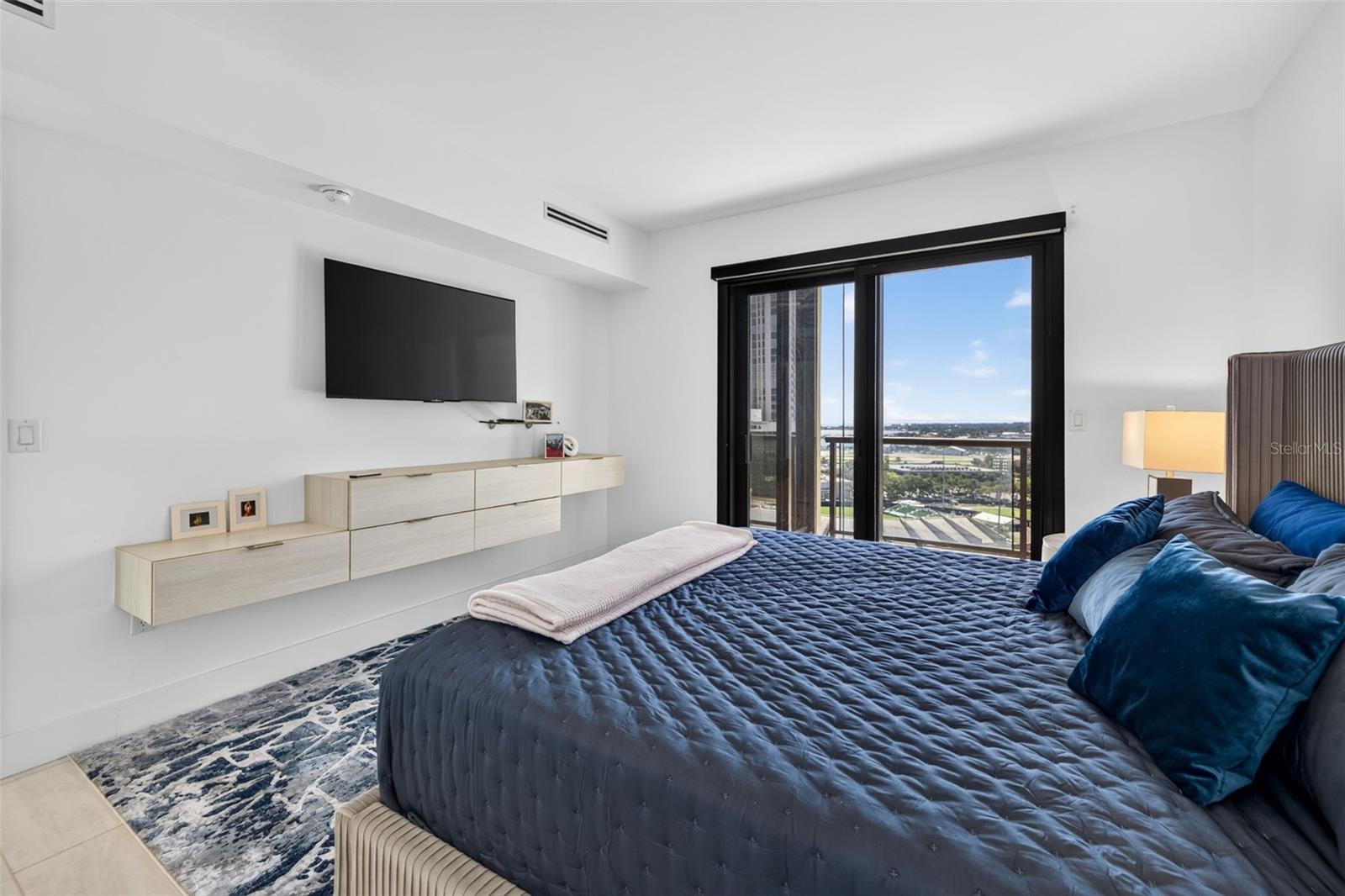 1 BEACH DRIVE SE, #1607, St Petersburg, FL 33701