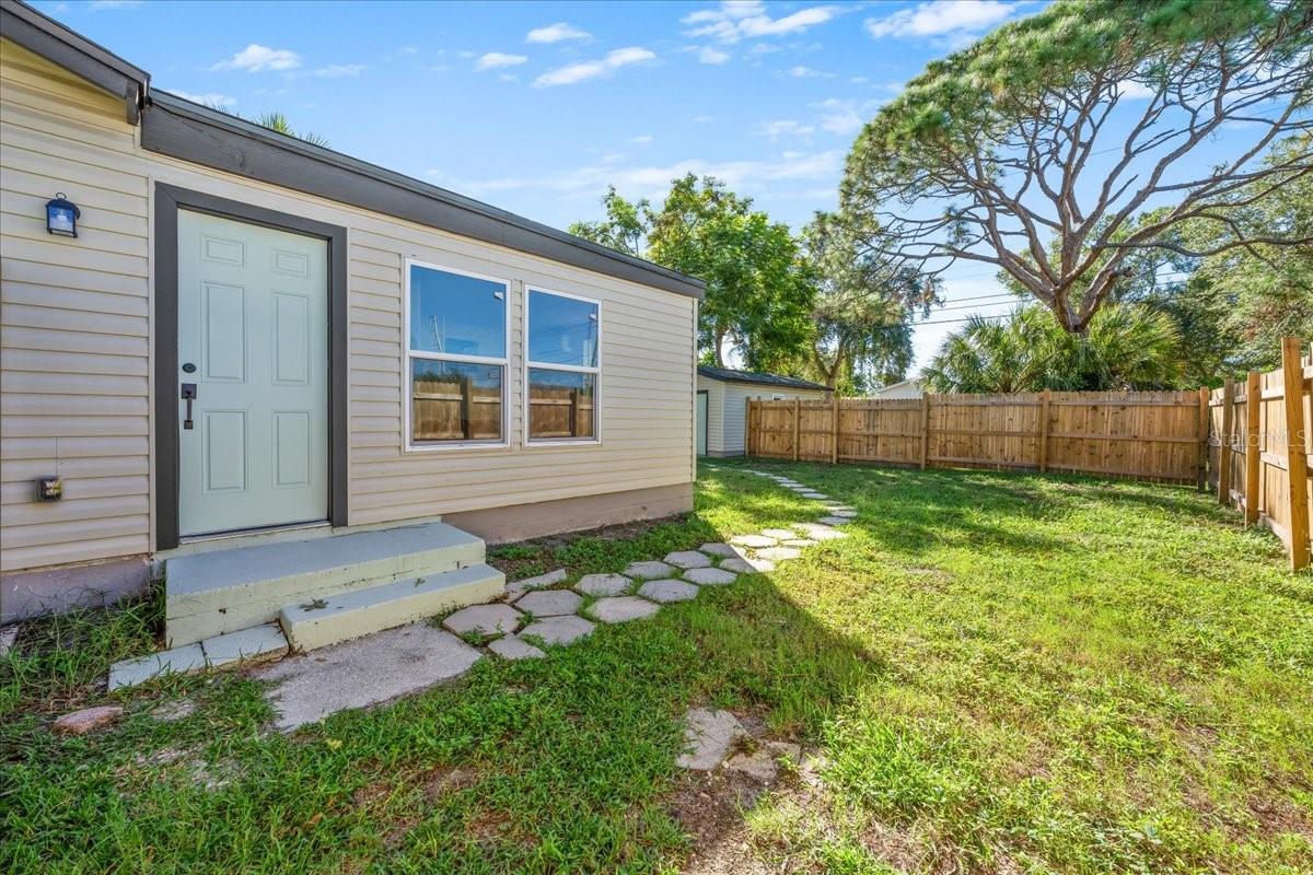 6948 DARTMOUTH AVENUE N, St Petersburg, FL 33710