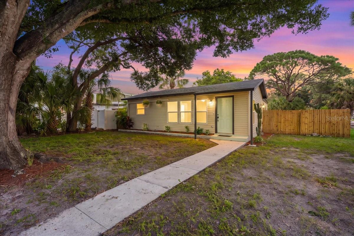 6948 DARTMOUTH AVENUE N, St Petersburg, FL 33710