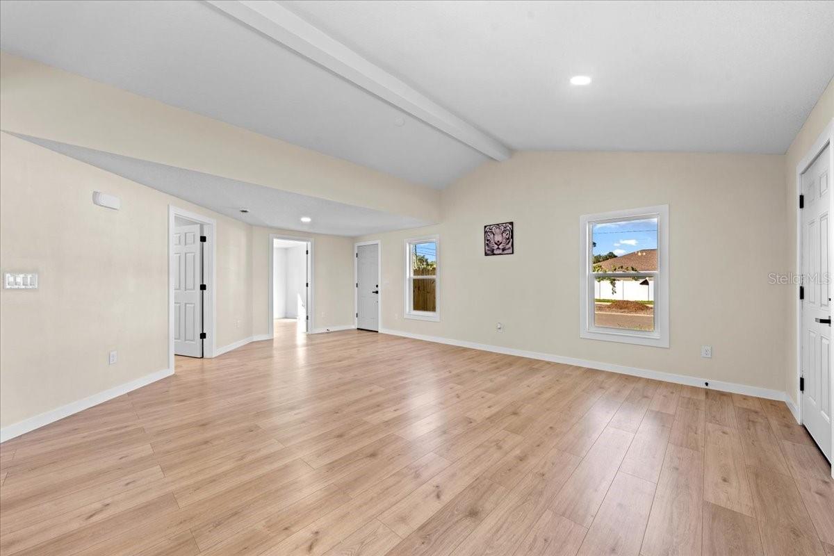 6948 DARTMOUTH AVENUE N, St Petersburg, FL 33710