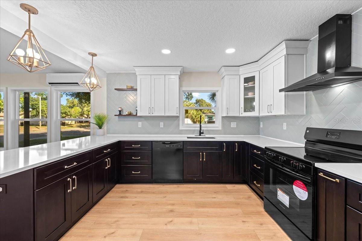6948 DARTMOUTH AVENUE N, St Petersburg, FL 33710