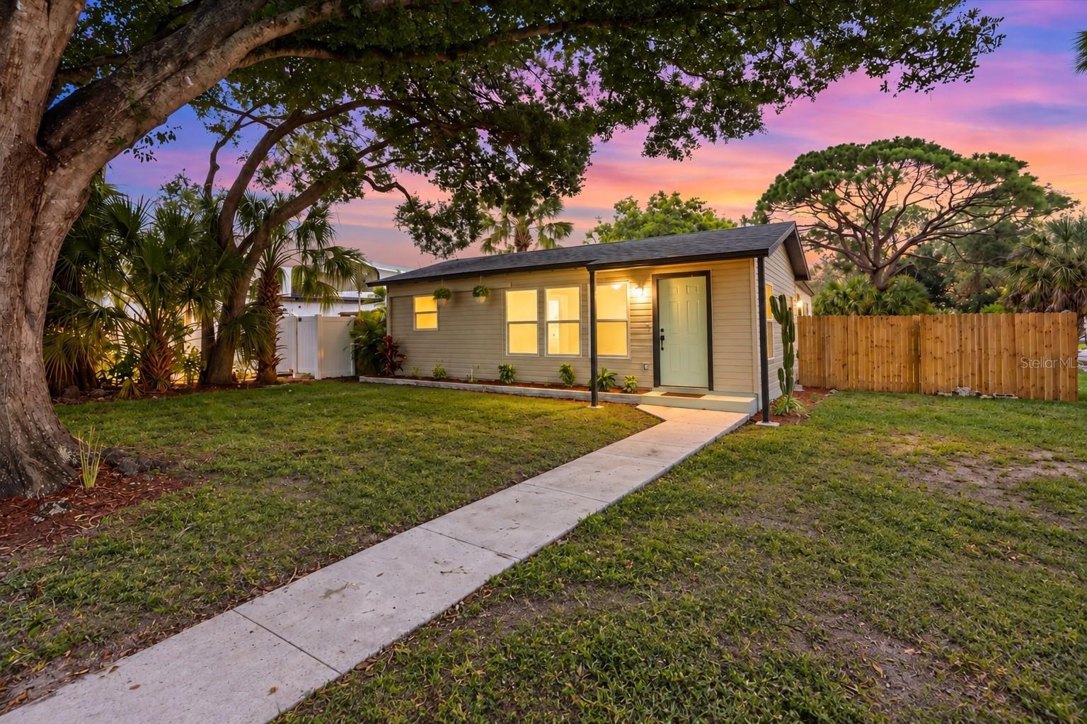 6948 DARTMOUTH AVENUE N, St Petersburg, FL 33710