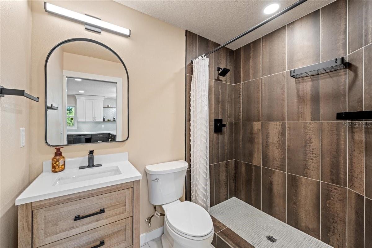 6948 DARTMOUTH AVENUE N, St Petersburg, FL 33710