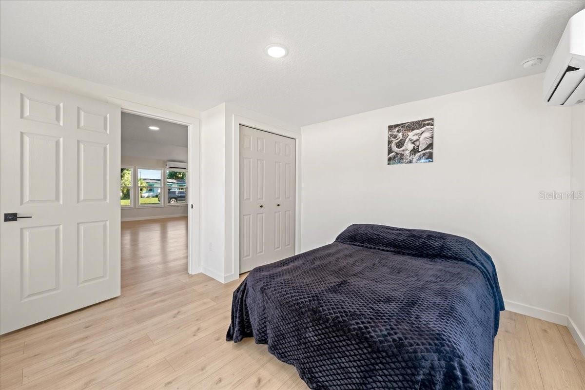 6948 DARTMOUTH AVENUE N, St Petersburg, FL 33710