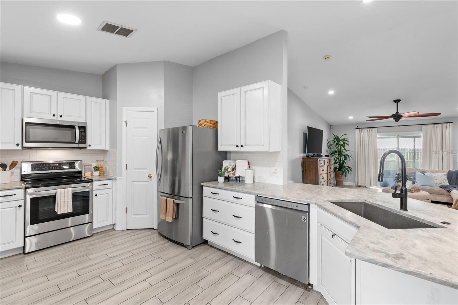 4445 HORSESHOE PICK LANE, Valrico, FL 33594 4445 HORSESHOE PICK LANE, Valrico, FL 33594