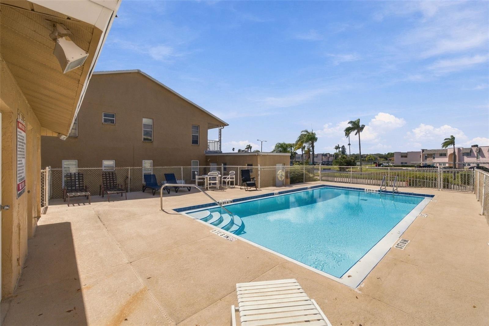 8039 GARDEN DRIVE, #204, Seminole, FL 33777