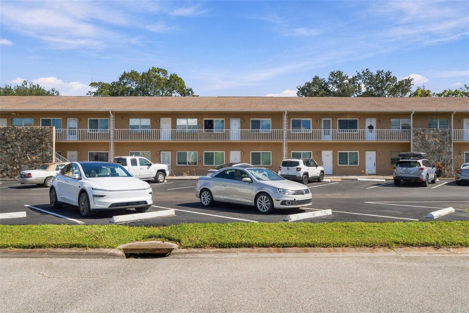 8039 GARDEN DRIVE, #204, Seminole, FL 33777