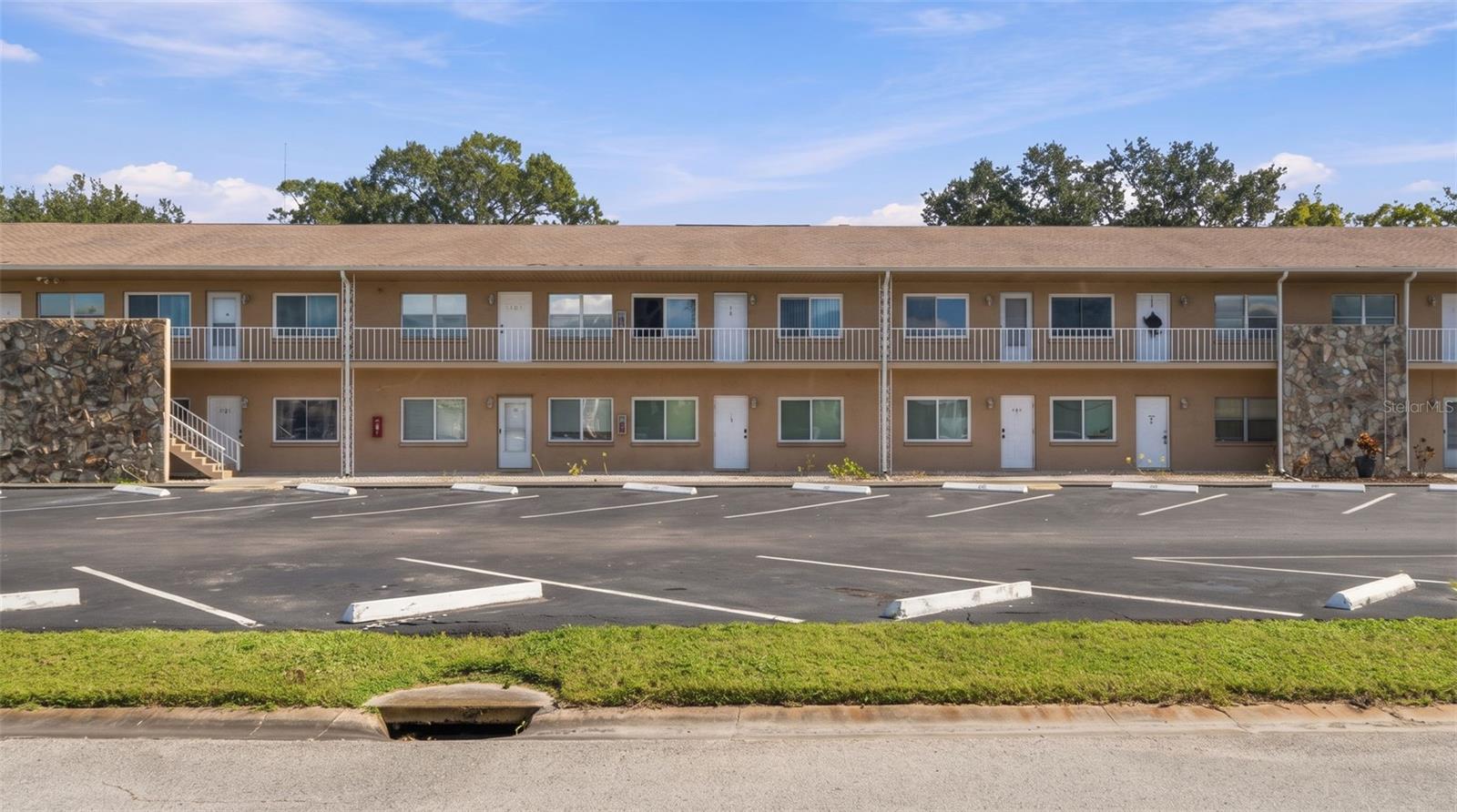 8039 GARDEN DRIVE, #204, Seminole, FL 33777