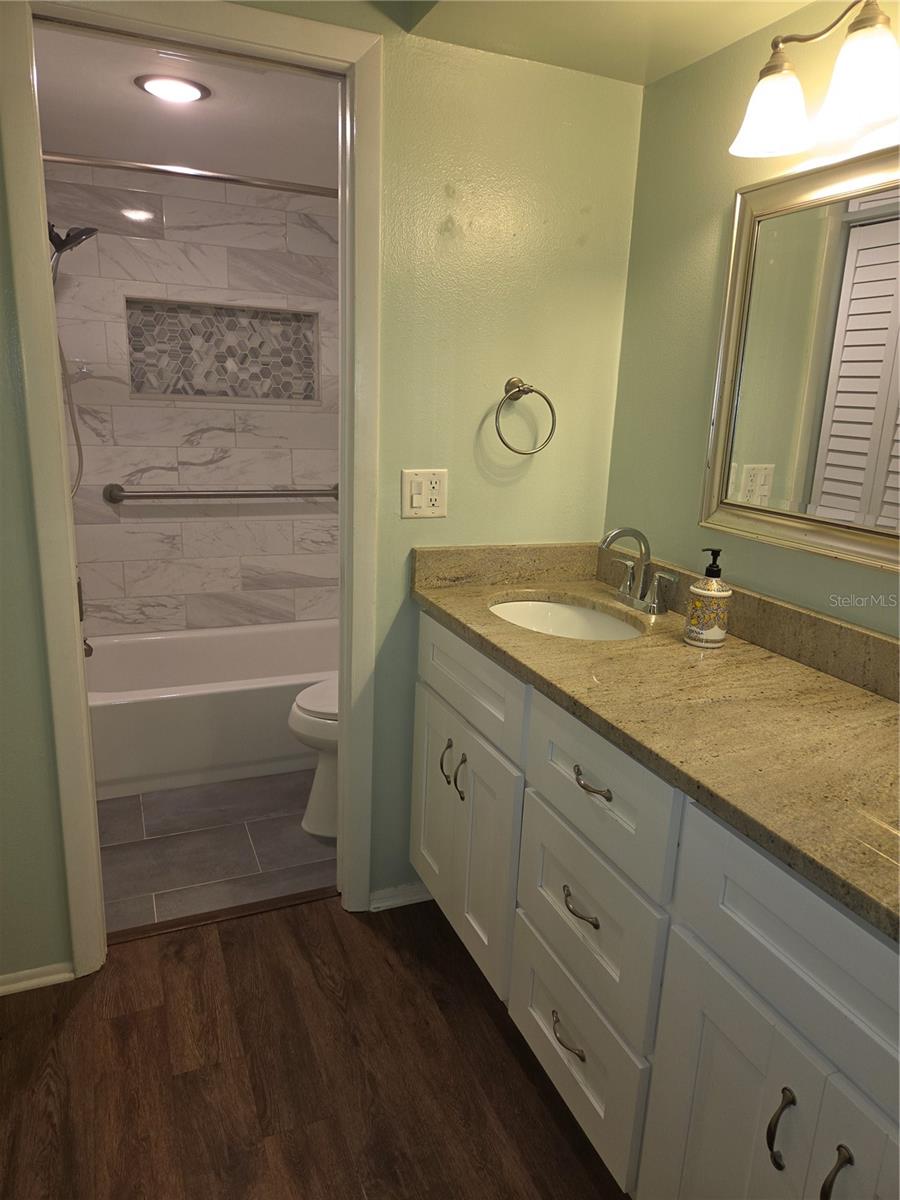 Ensuite bath in primary bedroom
