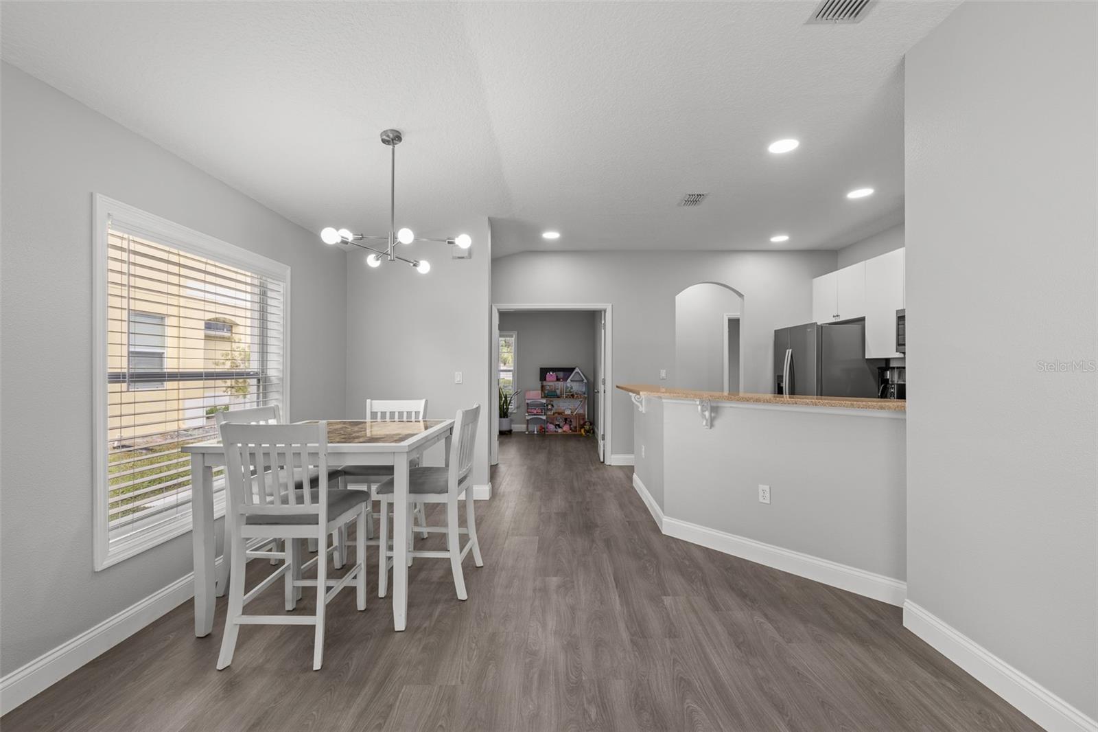 Open concept dining/kitchen