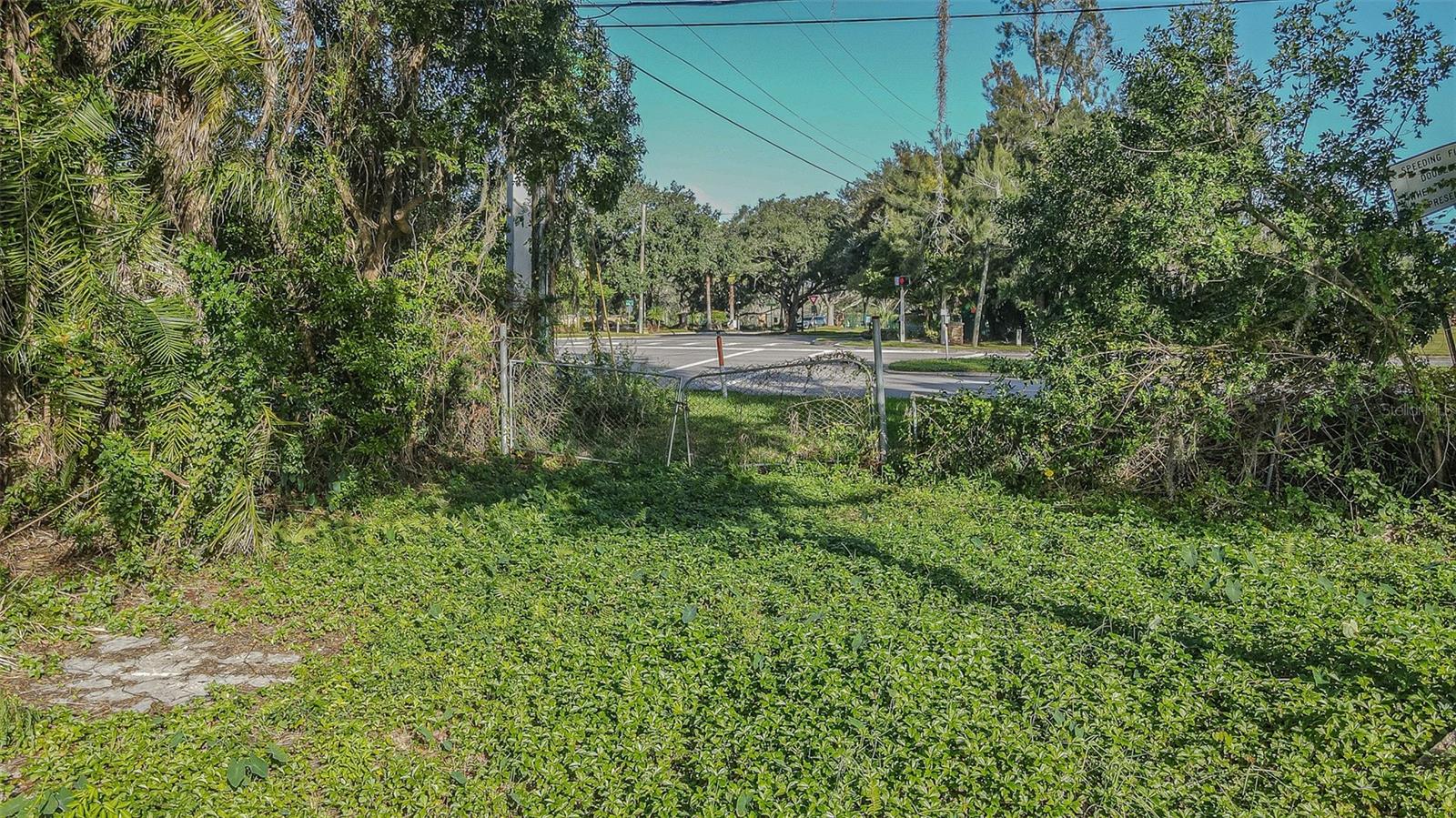 2125 W BEARSS AVENUE, Tampa, FL 33618