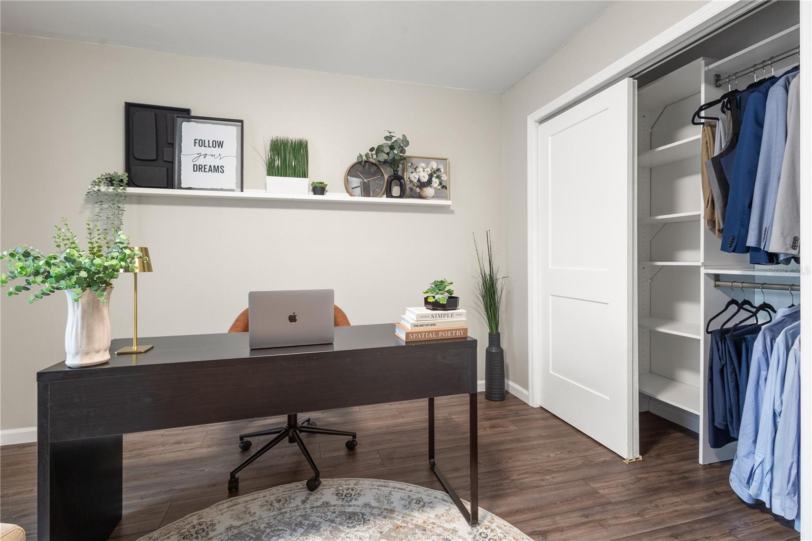 BEDROOM / OFFICE