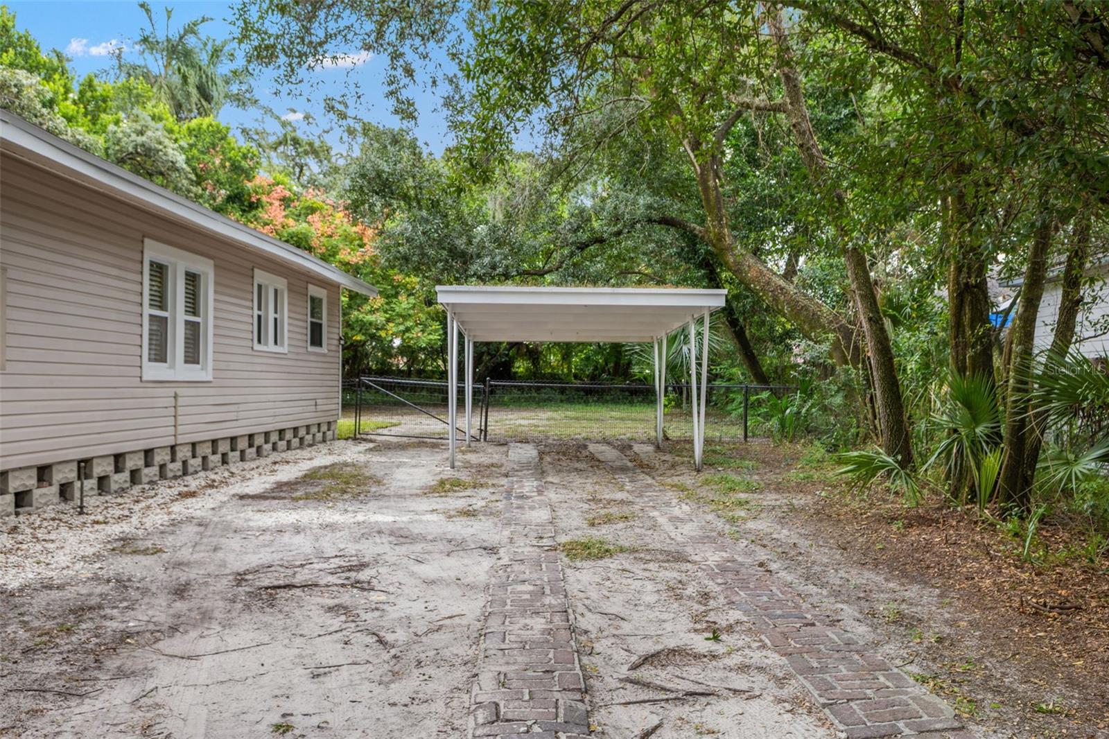 Carport