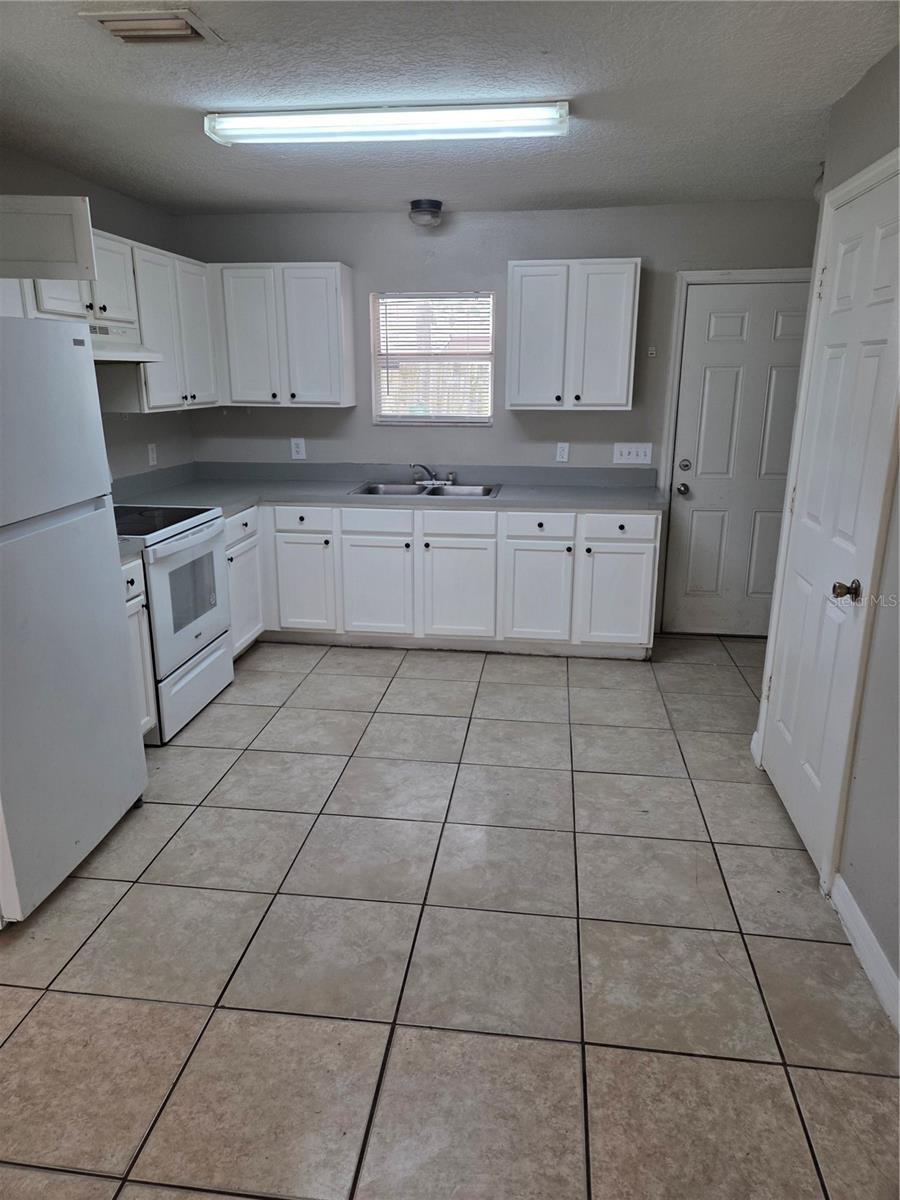 2818 LOCICERO DRIVE, Tampa, FL 33619