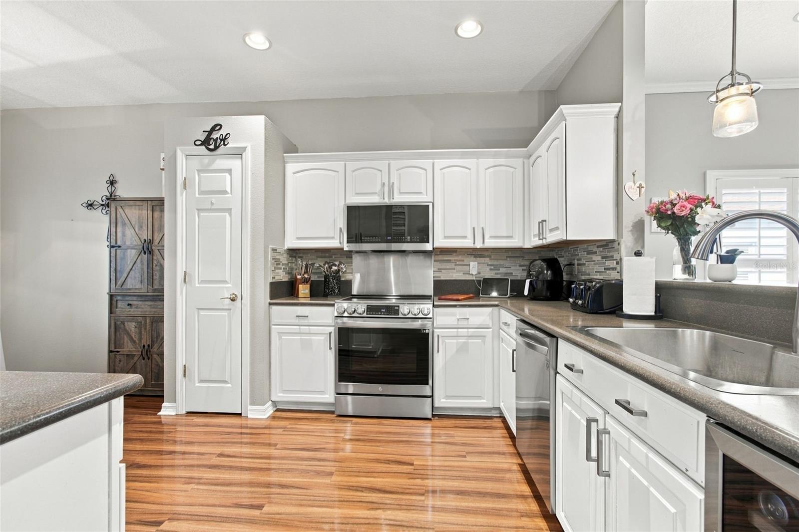 8002 SHADDOCK PLACE, Land O Lakes, FL 34637