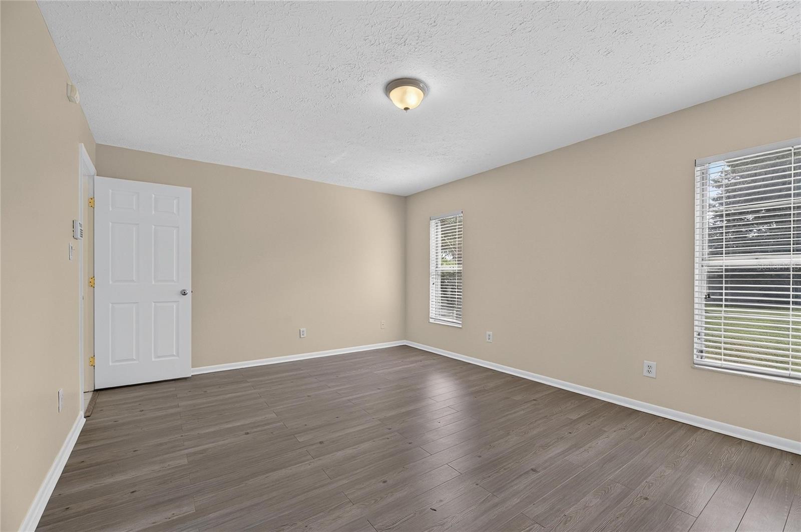 8904 W FLORA STREET, Tampa, FL 33615