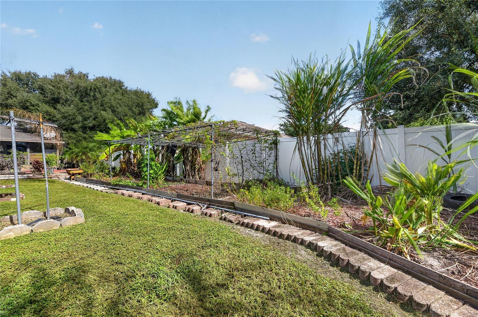 8904 W FLORA STREET, Tampa, FL 33615