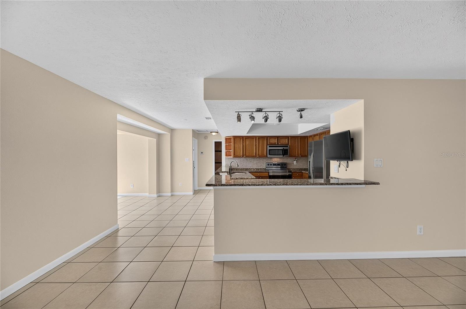 8904 W FLORA STREET, Tampa, FL 33615