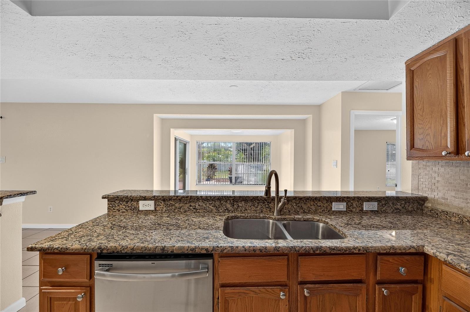 8904 W FLORA STREET, Tampa, FL 33615