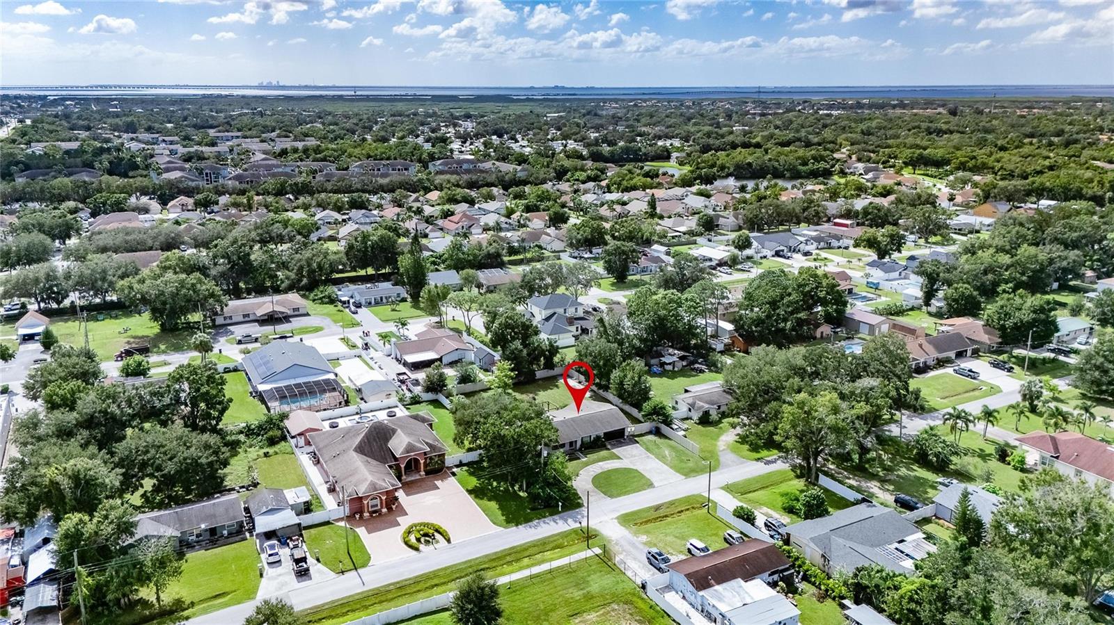 8904 W FLORA STREET, Tampa, FL 33615