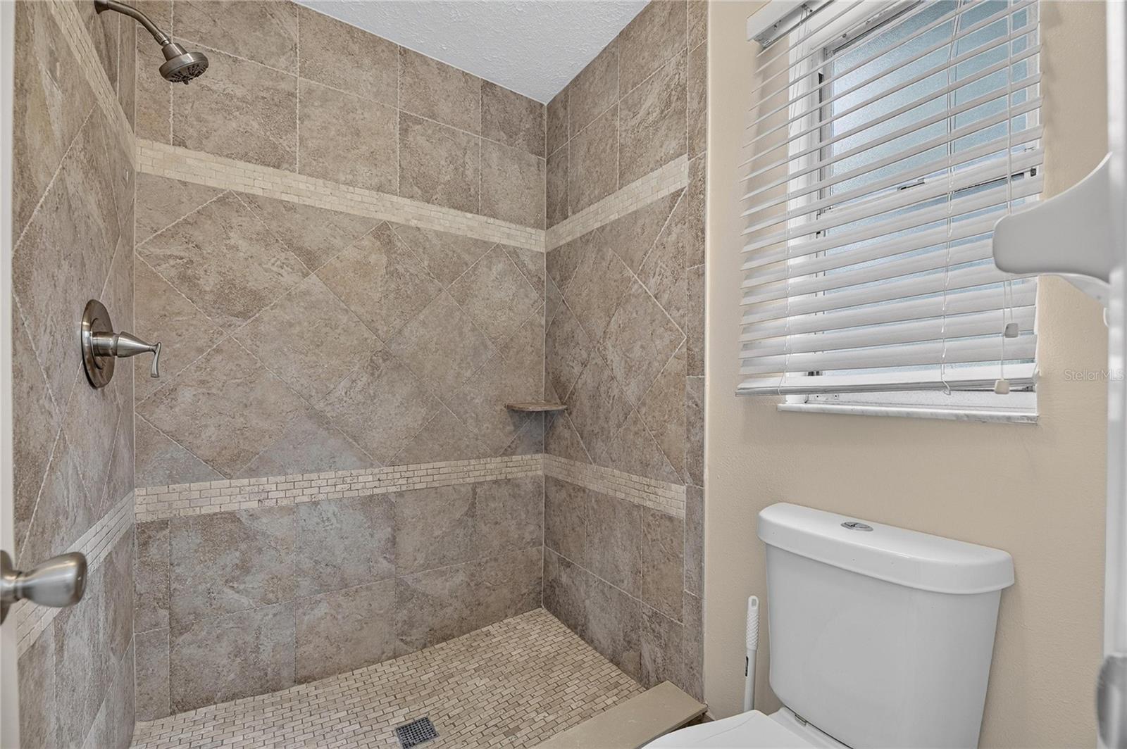 8904 W FLORA STREET, Tampa, FL 33615