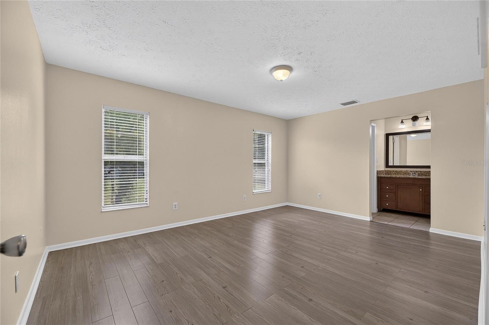 8904 W FLORA STREET, Tampa, FL 33615