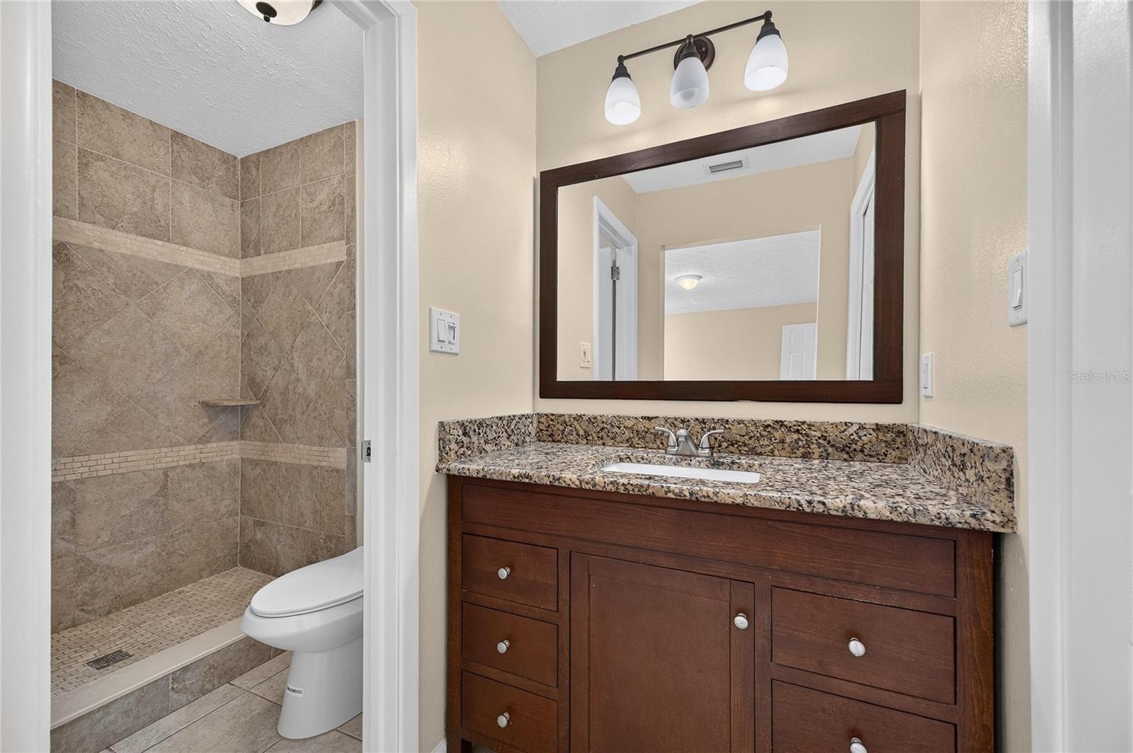 8904 W FLORA STREET, Tampa, FL 33615