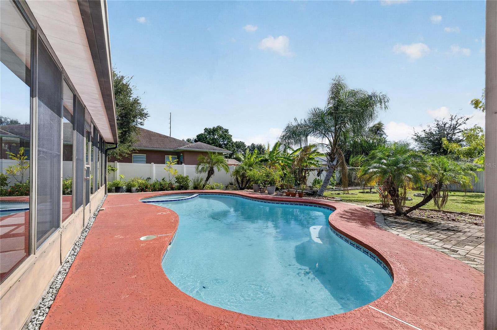 8904 W FLORA STREET, Tampa, FL 33615