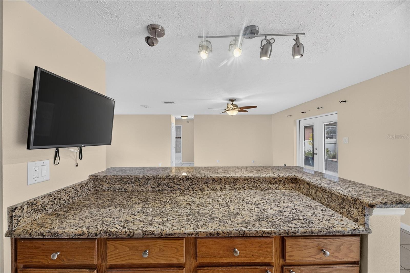 8904 W FLORA STREET, Tampa, FL 33615