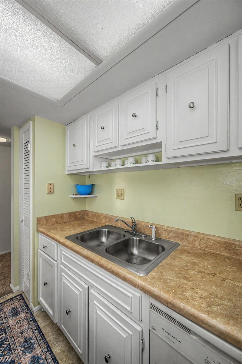 1575 GREENLEA DRIVE, #4, Clearwater, FL 33755