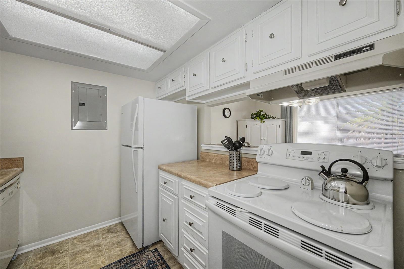 1575 GREENLEA DRIVE, #4, Clearwater, FL 33755 1575 GREENLEA DRIVE, #4, Clearwater, FL 33755
