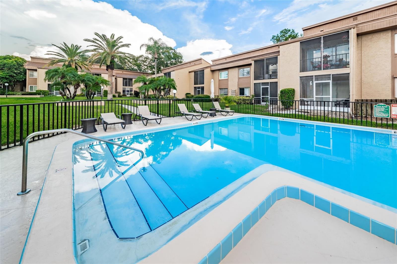 1575 GREENLEA DRIVE, #4, Clearwater, FL 33755