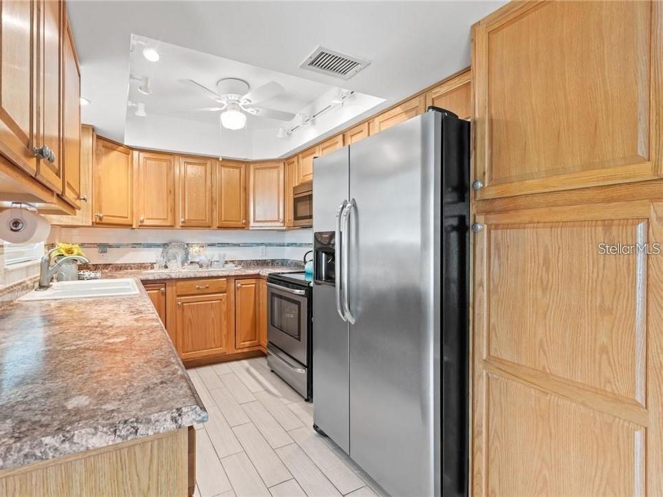 1250 S PINELLAS AVENUE, #1007, Tarpon Springs, FL 34689