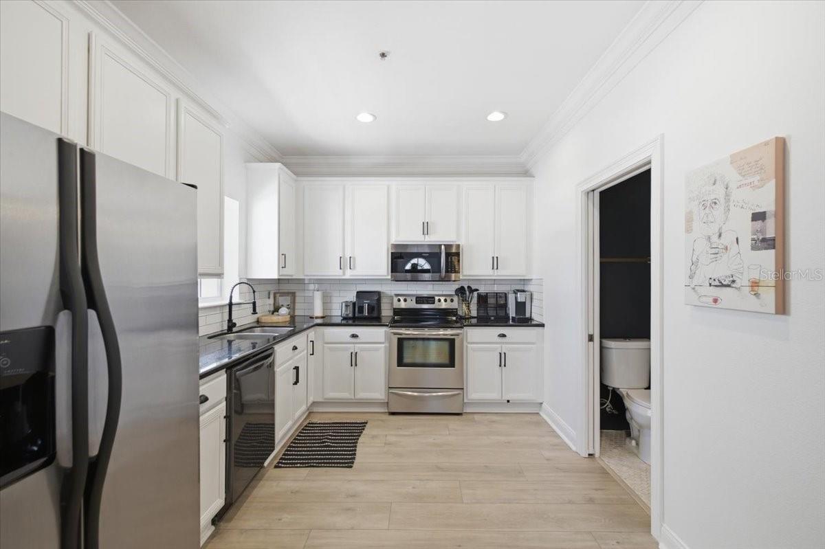 Kitchen! Only area in home not fully renovated. Kitchen! Only area in home not fully renovated.