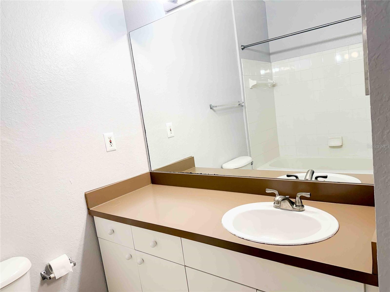 Bathroom 1 Vanity