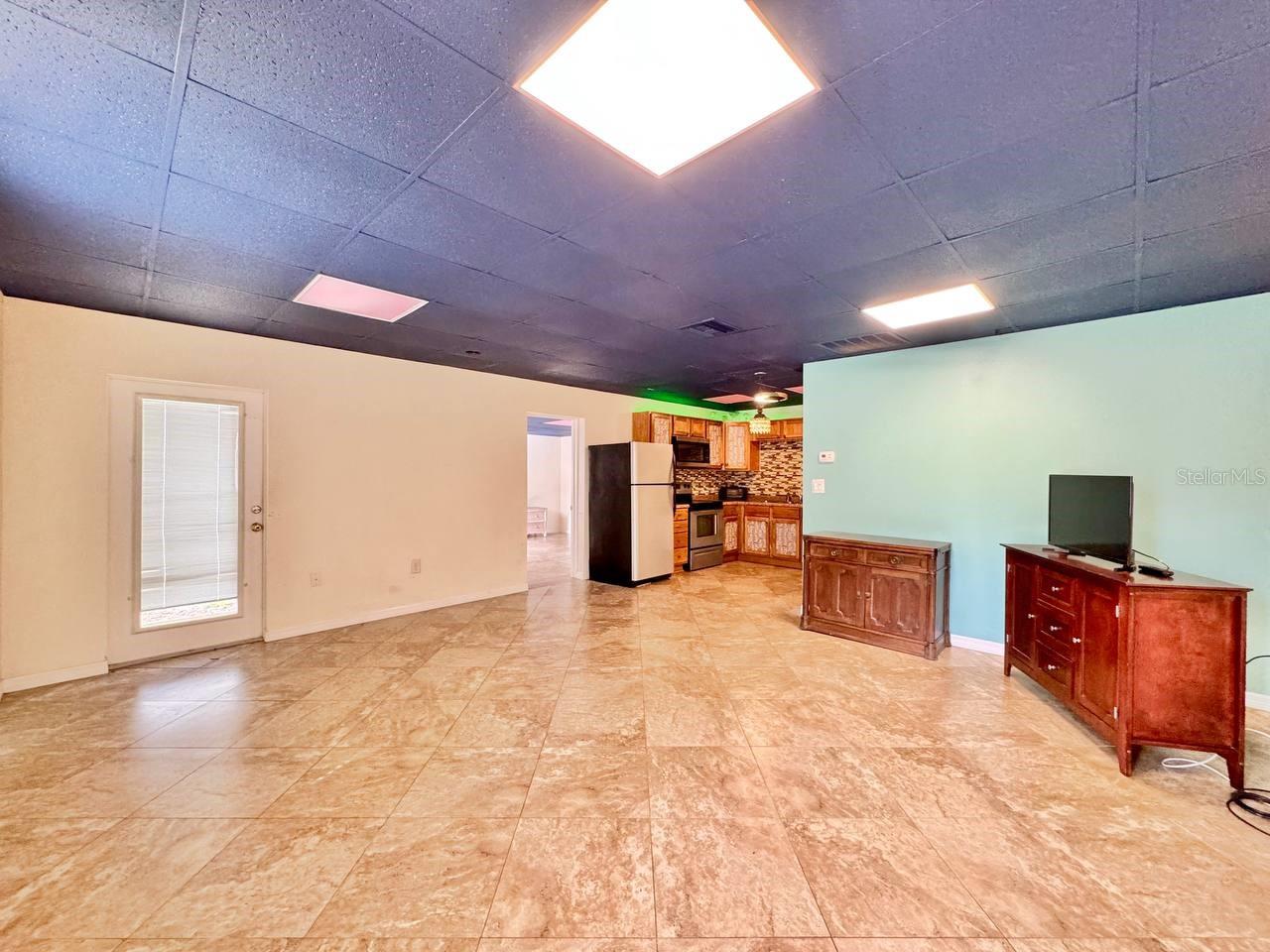 18 W ORANGE STREET, Tarpon Springs, FL 34689