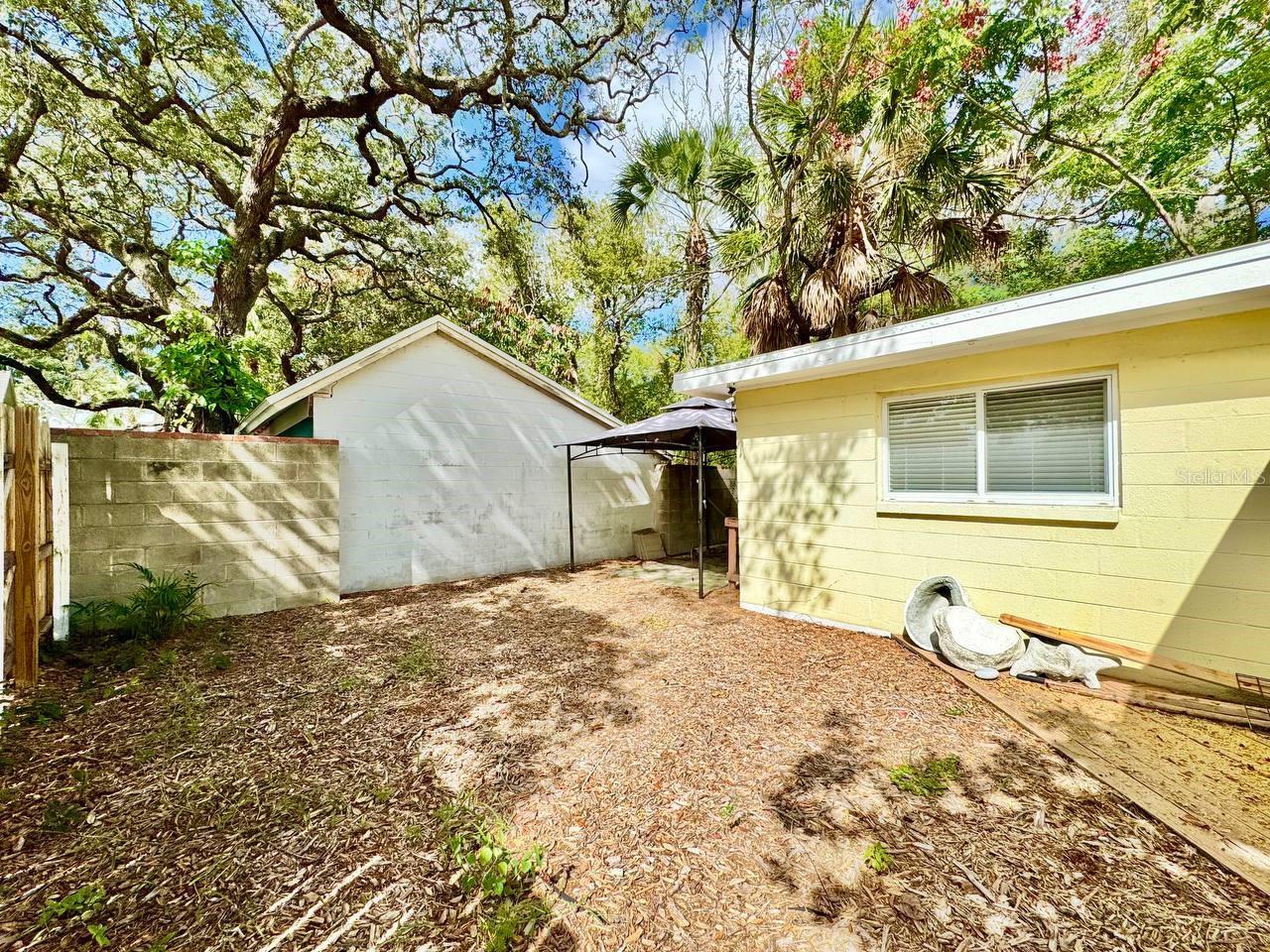 18 W ORANGE STREET, Tarpon Springs, FL 34689
