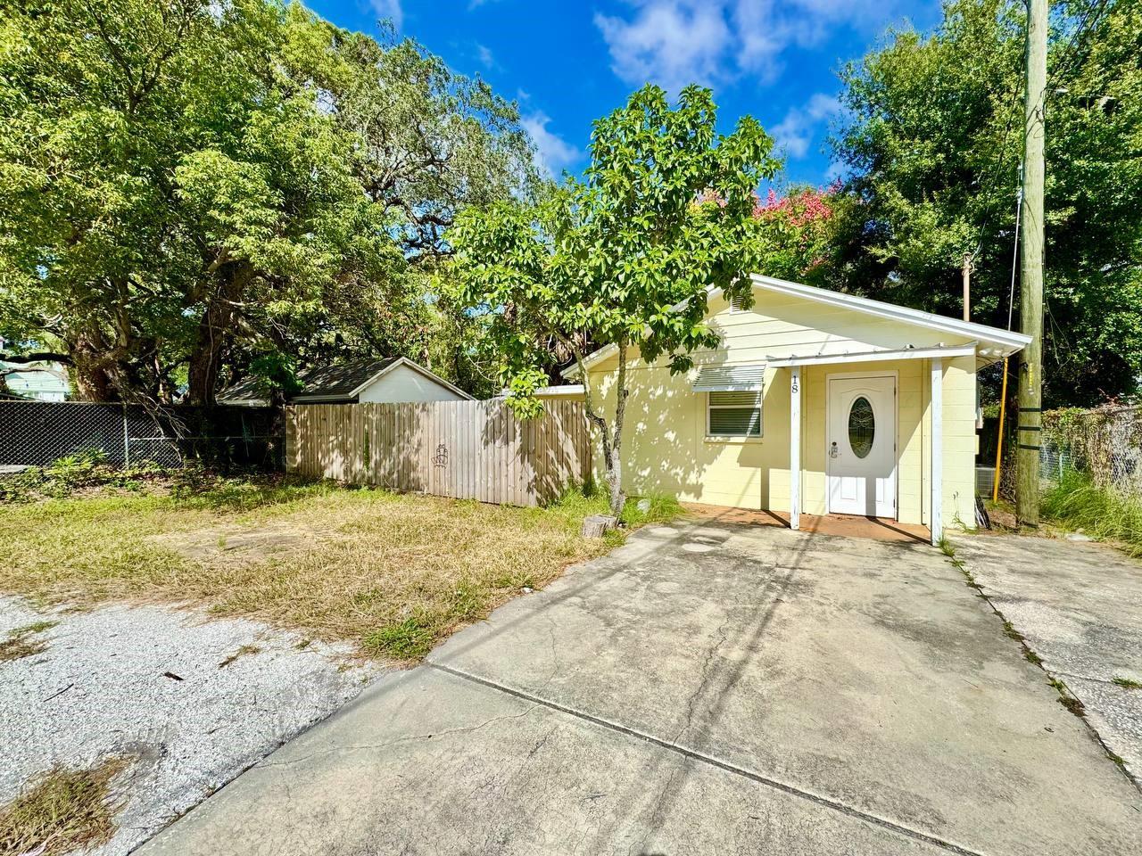 18 W ORANGE STREET, Tarpon Springs, FL 34689 18 W ORANGE STREET, Tarpon Springs, FL 34689