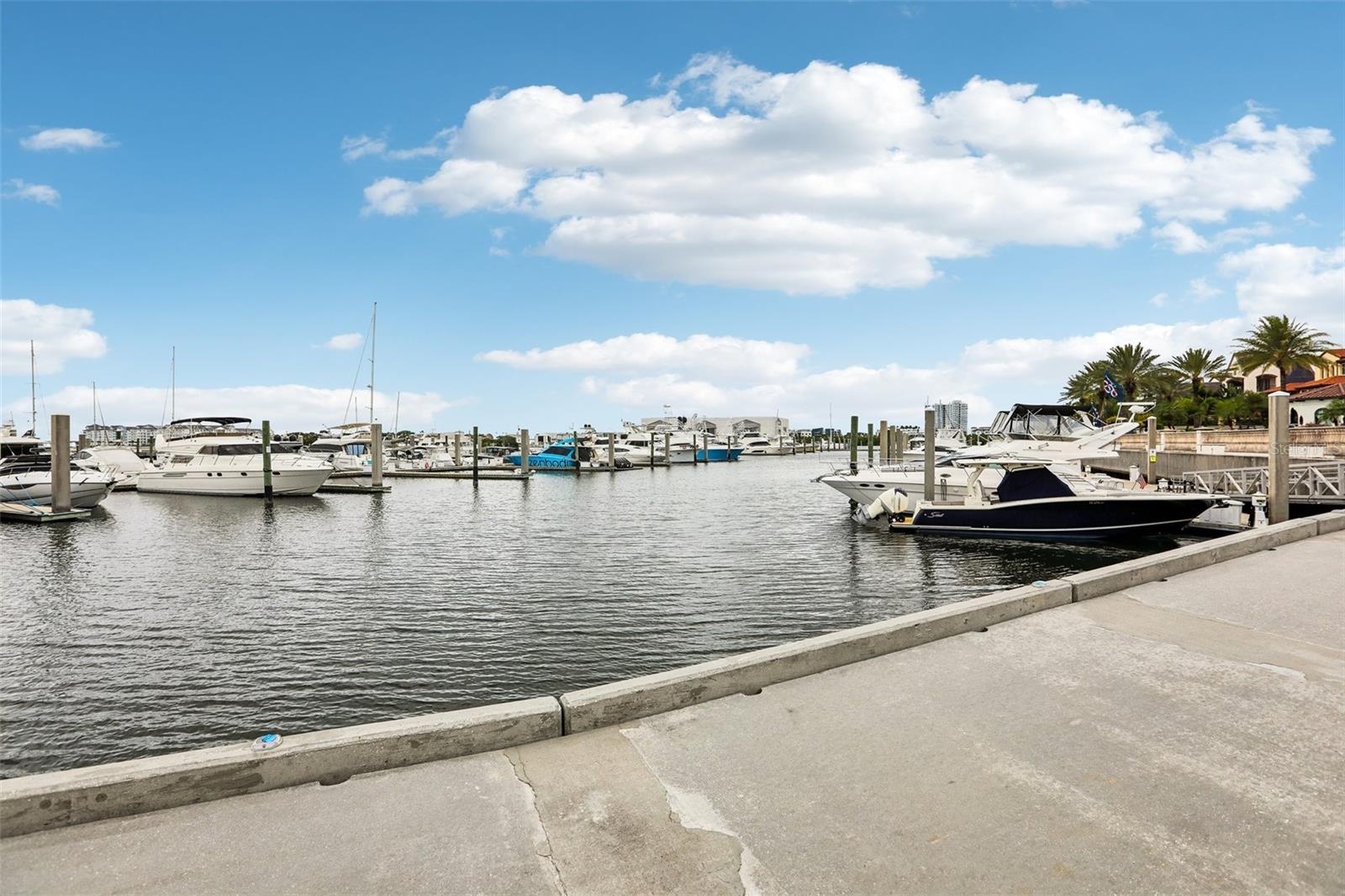 4912 YACHT CLUB, Tampa, FL 33616