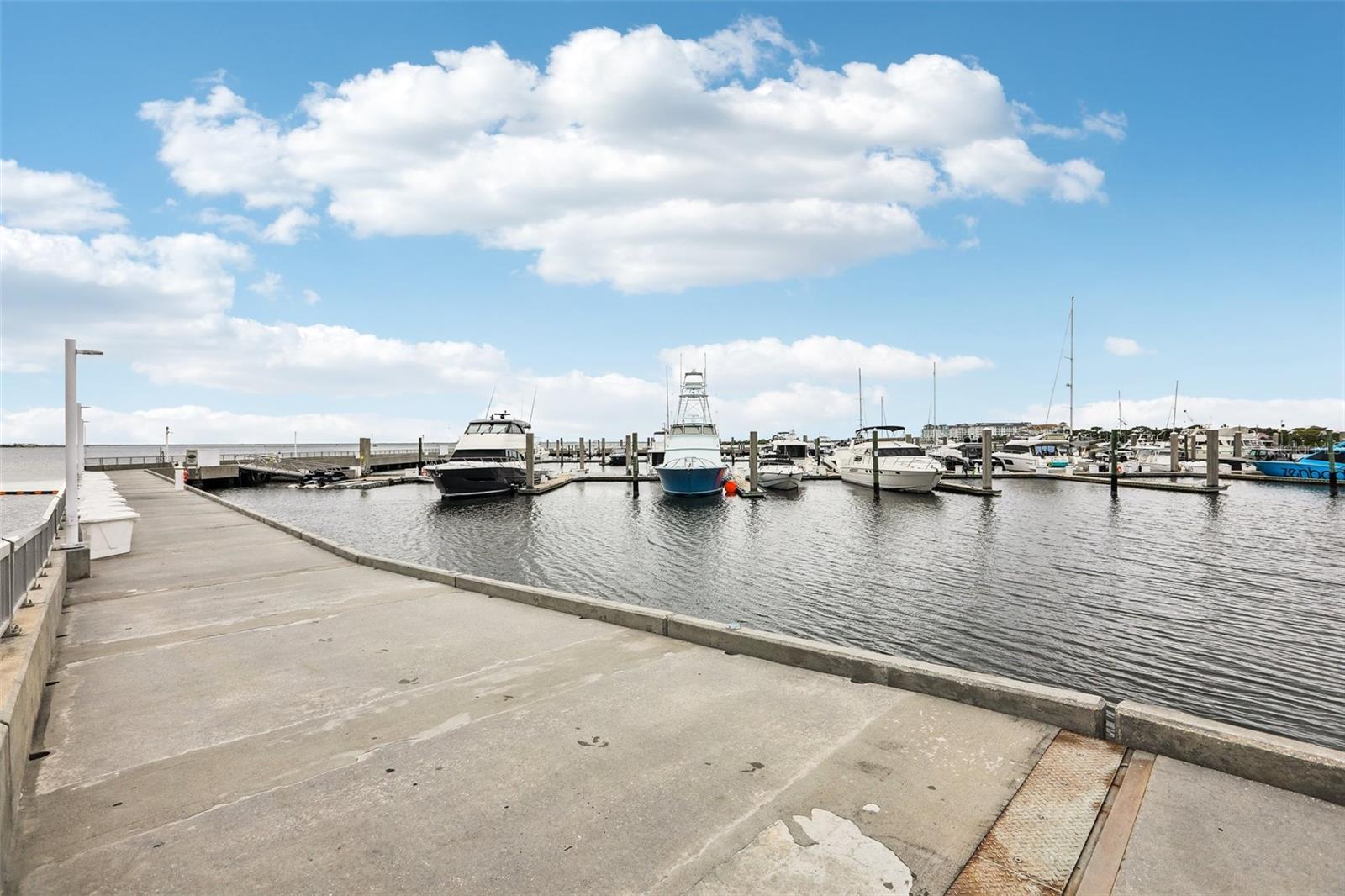 4912 YACHT CLUB, Tampa, FL 33616