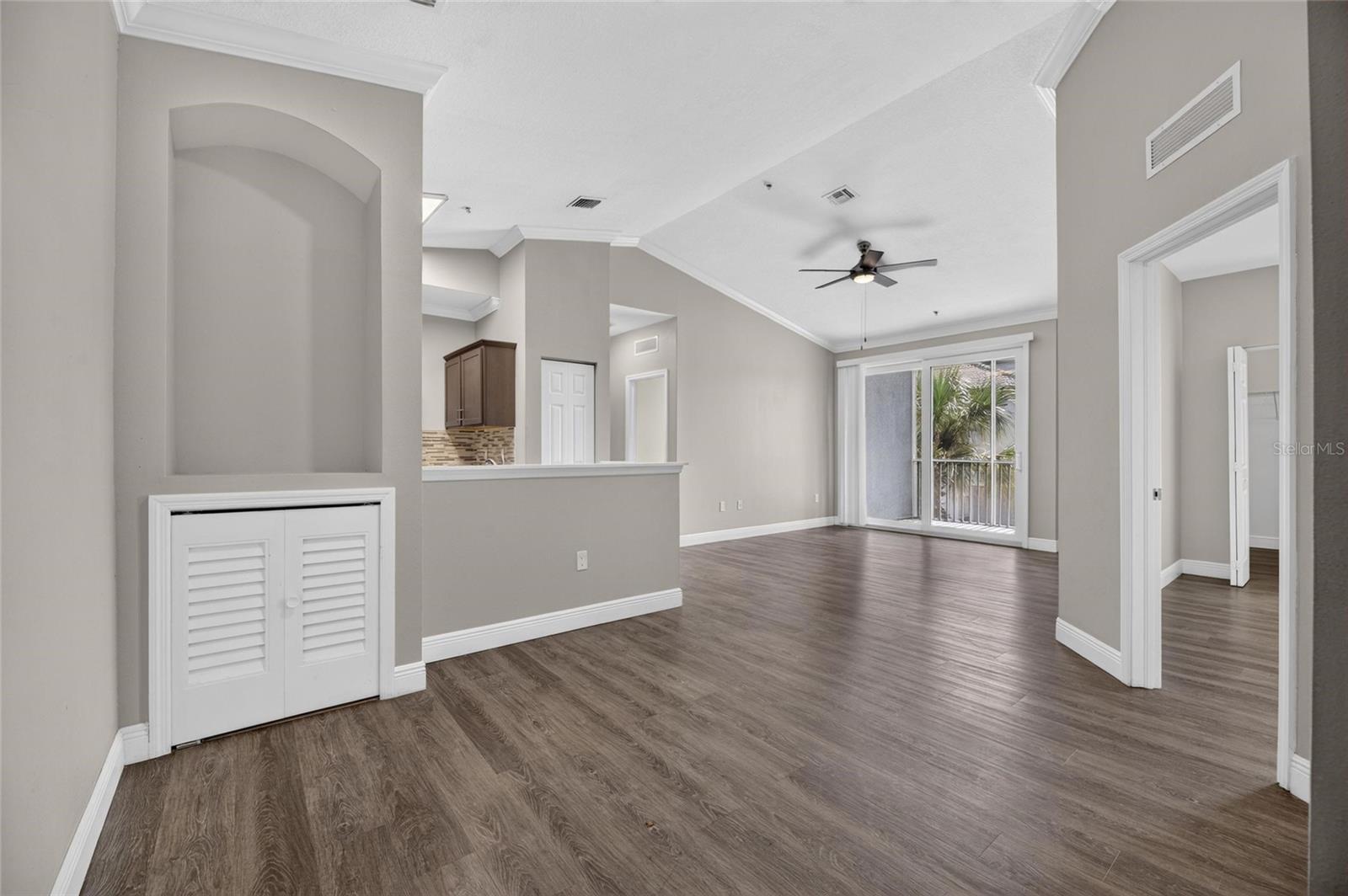 5617 LEGACY CRESCENT PLACE, #301, Riverview, FL 33578 5617 LEGACY CRESCENT PLACE, #301, Riverview, FL 33578