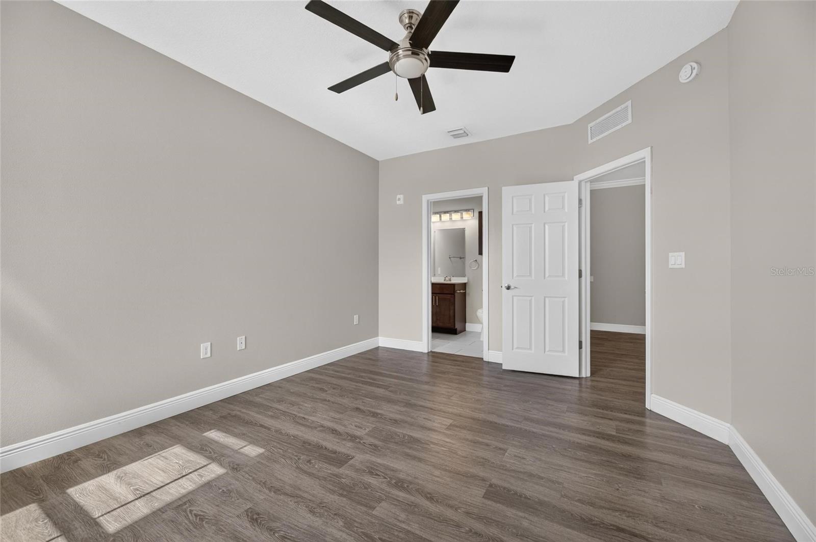 5617 LEGACY CRESCENT PLACE, #301, Riverview, FL 33578