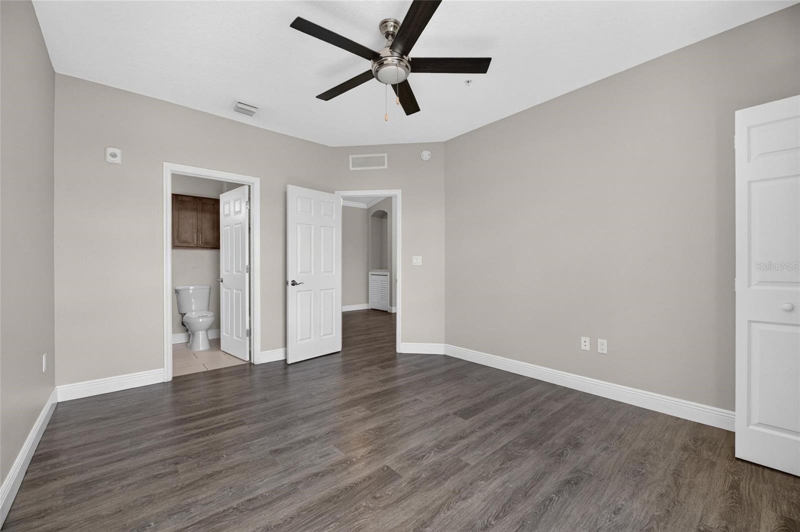 5617 LEGACY CRESCENT PLACE, #301, Riverview, FL 33578