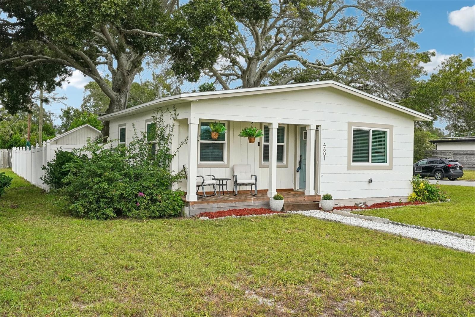 4601 16TH AVENUE N, St Petersburg, FL 33713 4601 16TH AVENUE N, St Petersburg, FL 33713