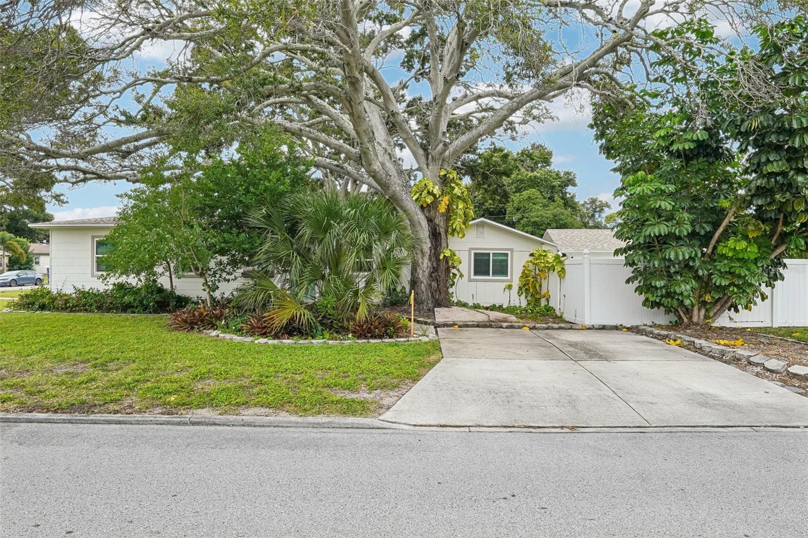 4601 16TH AVENUE N, St Petersburg, FL 33713