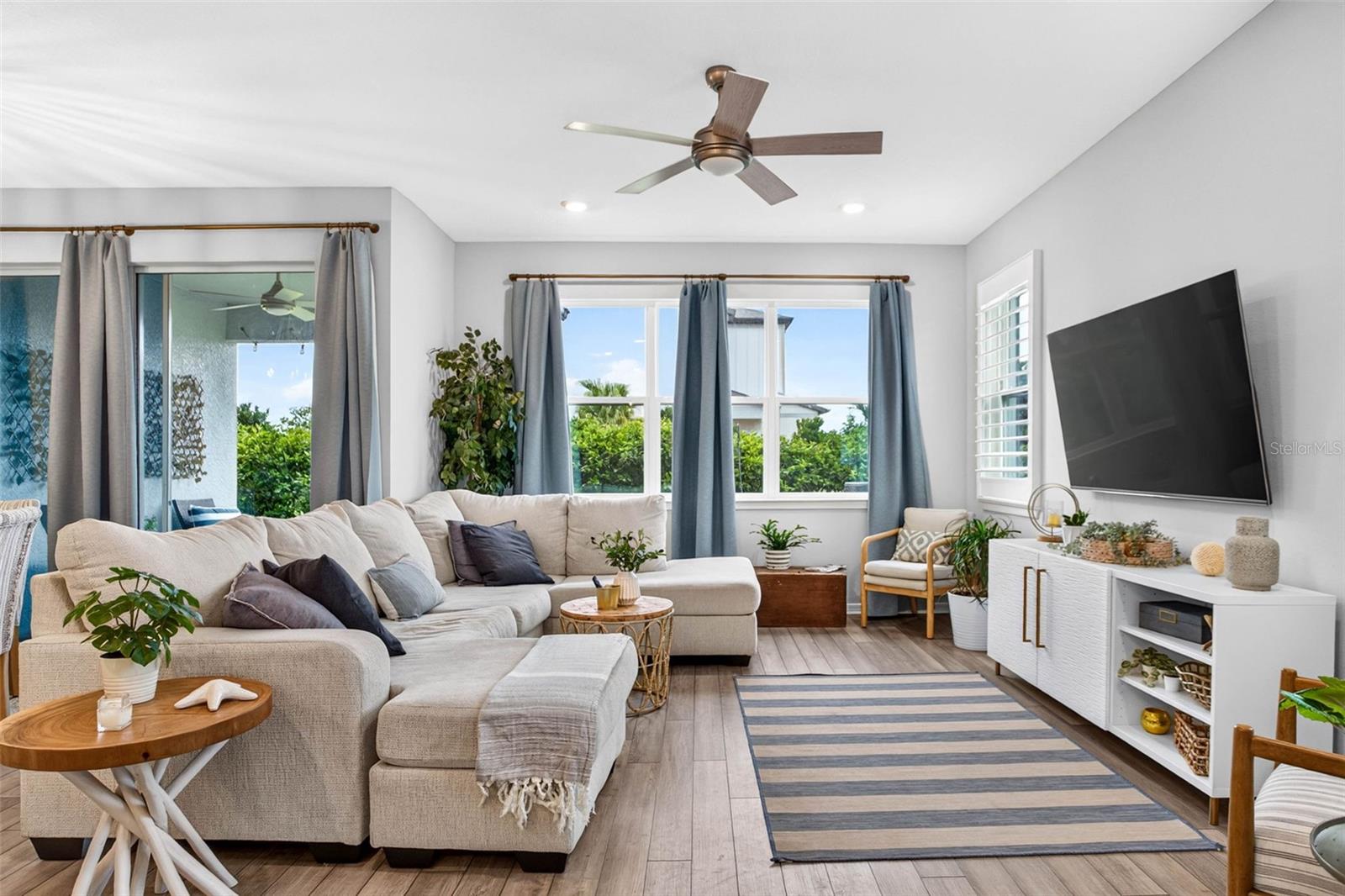 Bright Open Living