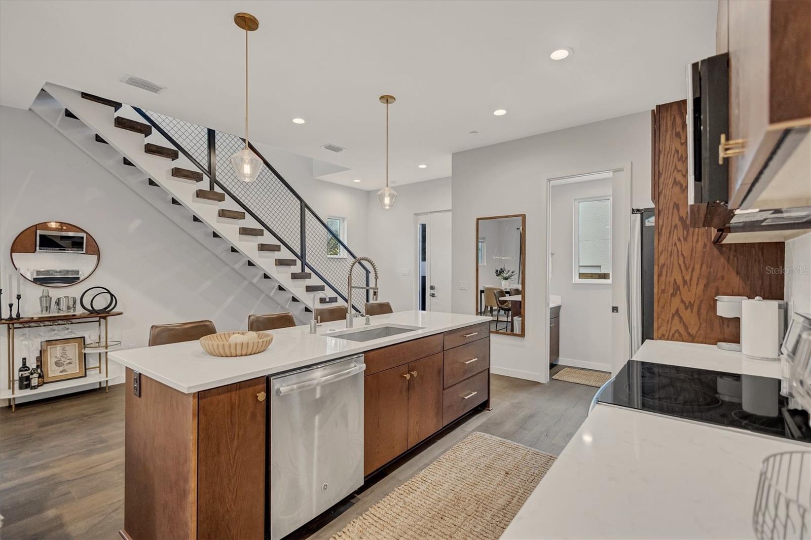 349 7TH STREET S, St Petersburg, FL 33701